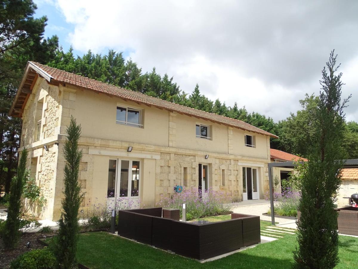 Villa Entiere Du Chateau Lacroix De Civrac 3 Ch, 3 Sdb, Piscine Xxl,Sauna, 4 Etoiles,7 Pers Exteriör bild