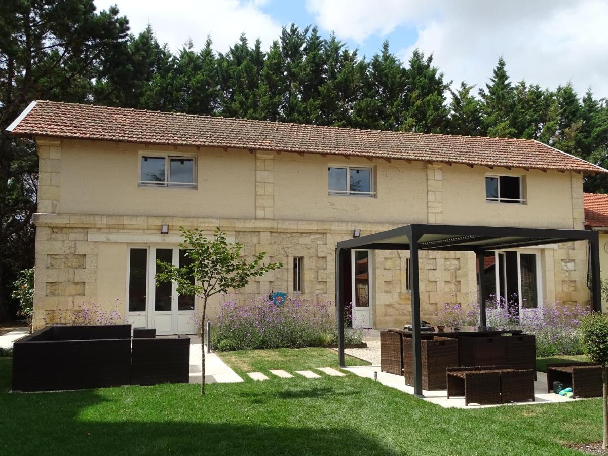 Villa Entiere Du Chateau Lacroix De Civrac 3 Ch, 3 Sdb, Piscine Xxl,Sauna, 4 Etoiles,7 Pers Exteriör bild