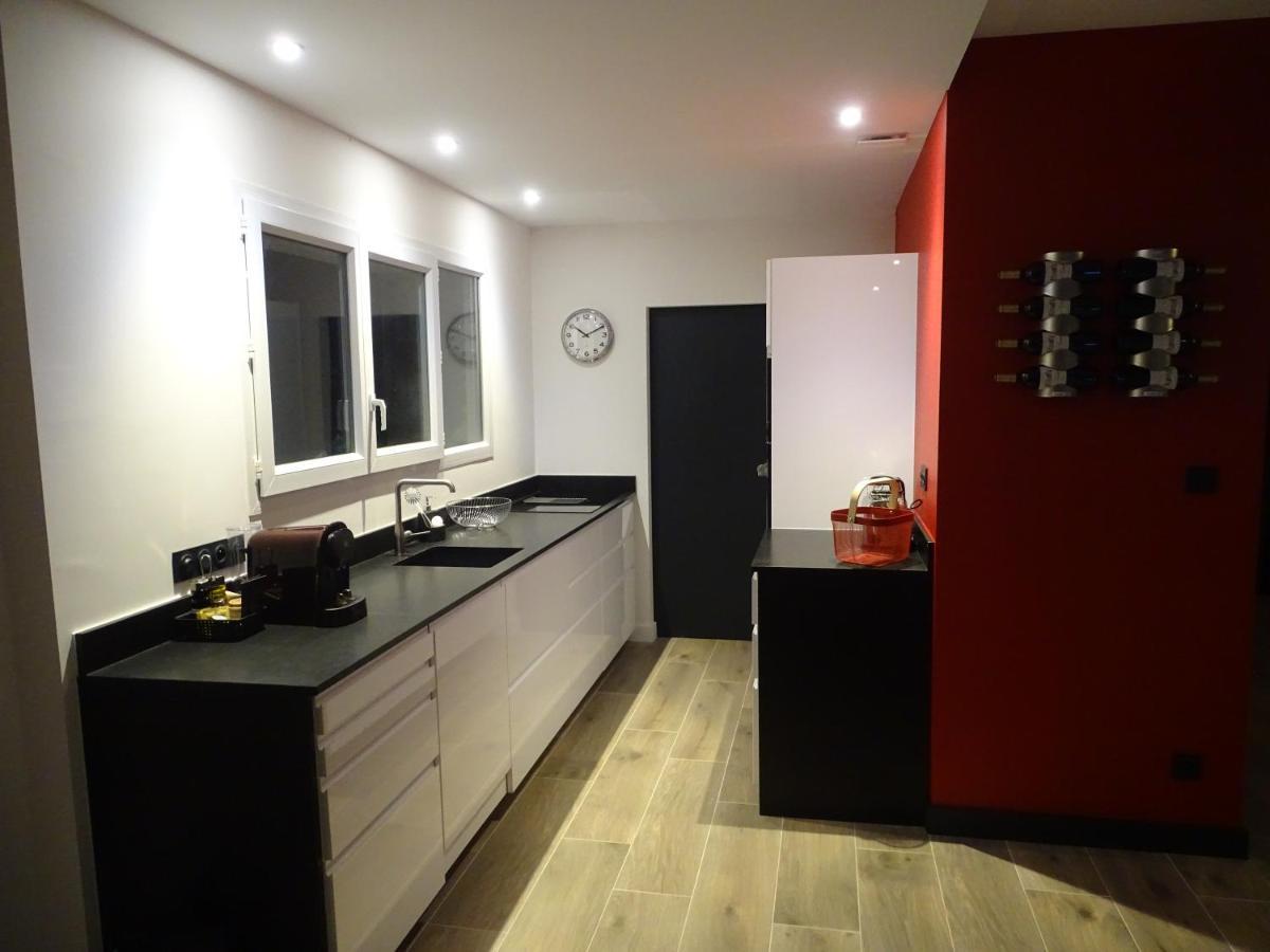 Villa Entiere Du Chateau Lacroix De Civrac 3 Ch, 3 Sdb, Piscine Xxl,Sauna, 4 Etoiles,7 Pers Exteriör bild