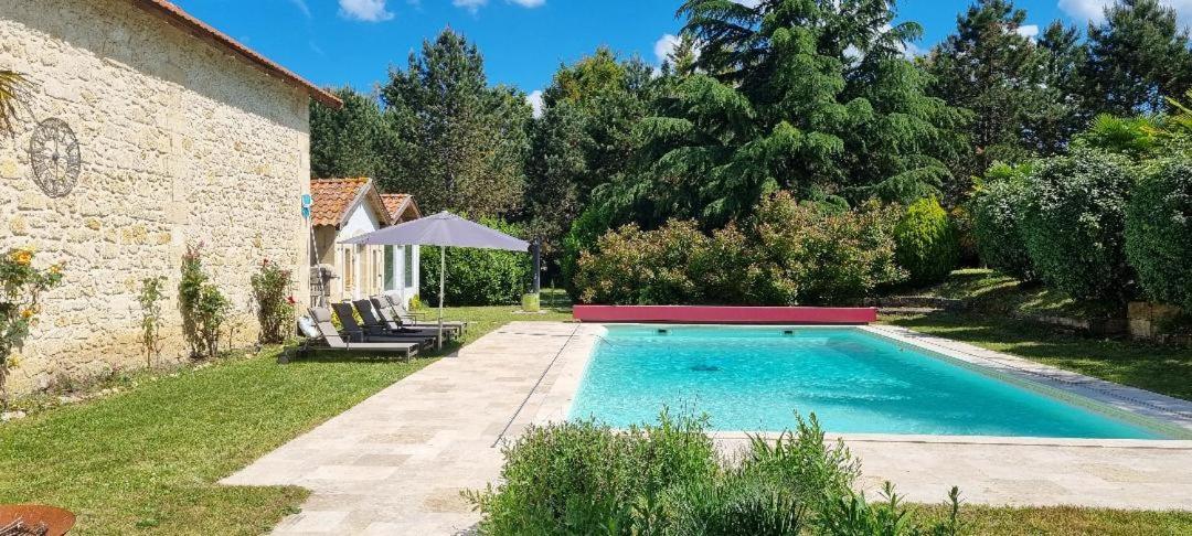 Villa Entiere Du Chateau Lacroix De Civrac 3 Ch, 3 Sdb, Piscine Xxl,Sauna, 4 Etoiles,7 Pers Exteriör bild