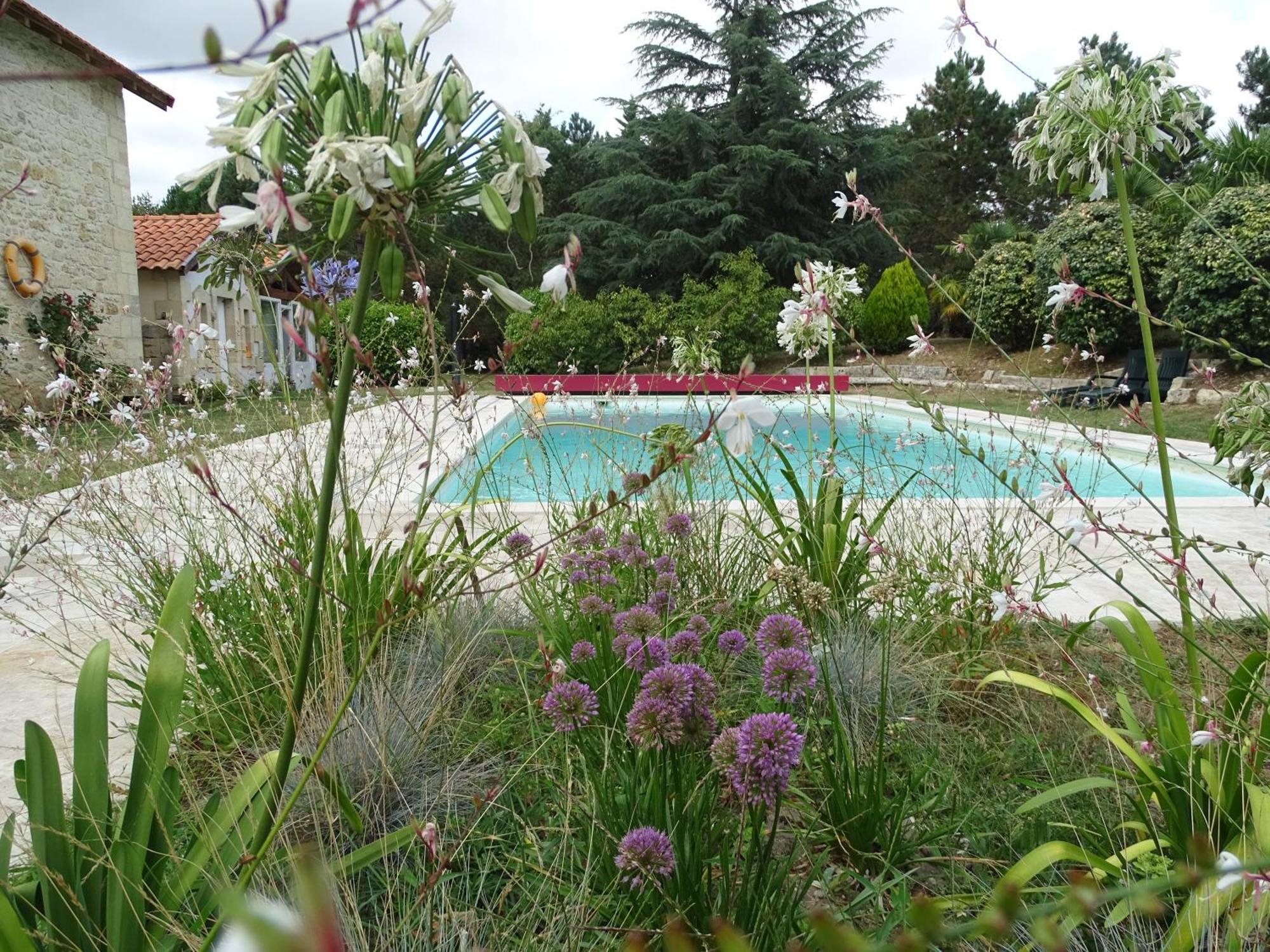 Villa Entiere Du Chateau Lacroix De Civrac 3 Ch, 3 Sdb, Piscine Xxl,Sauna, 4 Etoiles,7 Pers Exteriör bild